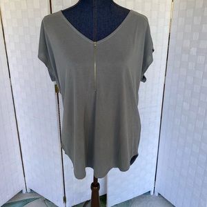 NWT XL Green Envelope Gray ZIP Front Top